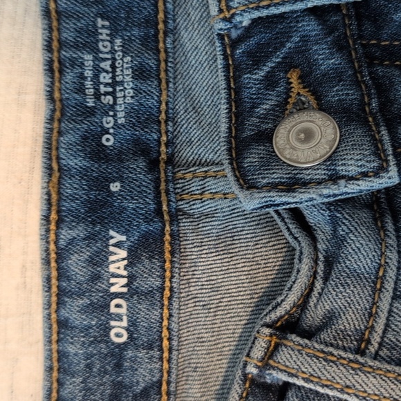 Old Navy High Rise Cutoff Shorts Medium Wash Size 6 Secret Smooth Pockets - Picture 11 of 13